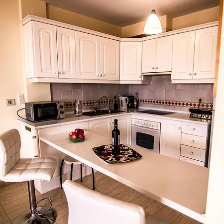 The Heights Sunny Terrace * Los Cristianos (Tenerife)